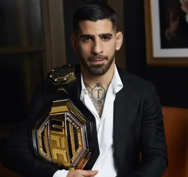 Ilia Topuria, creador del ecosistema Invictos y luchador profesional de MMA